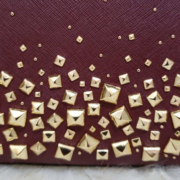 Michael Kors Selma Stud Medium Messenger Bag - Picture 2 of 6